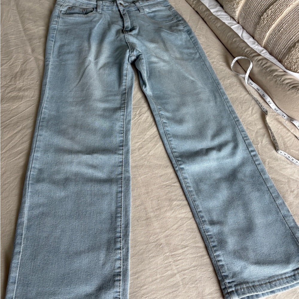 STRETCHY High rise 90’s relaxed Jeans wide leg NWOT